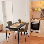 One Bedroom Apartment In Historic Center Of Cascais, Walking Distance To The Beach アパート