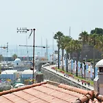 Апартаменты One Bedroom Apartment In Historic Center Of Cascais, Walking Distance To The Beach