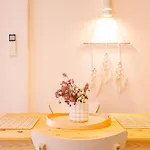 One Bedroom Apartment In Historic Center Of Cascais, Walking Distance To The Beach