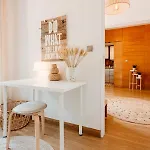 One Bedroom Apartment In Historic Center Of Cascais, Walking Distance To The Beach Апартаменты Кашкайш