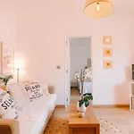 One Bedroom Apartment In Historic Center Of Cascais, Walking Distance To The Beach
