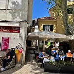 One Bedroom Apartment In Historic Center Of Cascais, Walking Distance To The Beach Appartamento