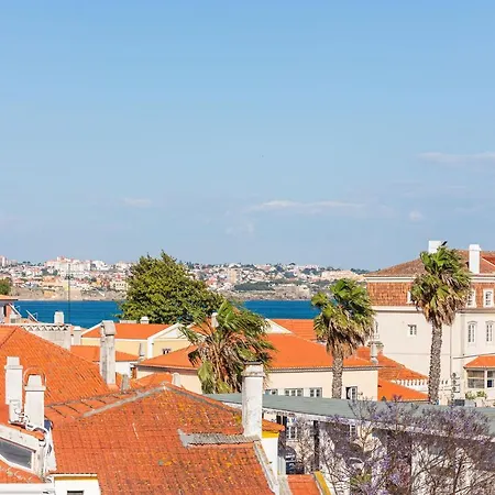 One Bedroom In Historic Center Of Cascais, Walking Distance To The Apartmán Cascais