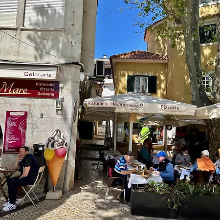 One Bedroom In Historic Center Of Cascais, Walking Distance To The アパート