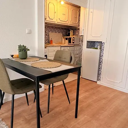 One Bedroom In Historic Center Of Cascais, Walking Distance To The Apartment *