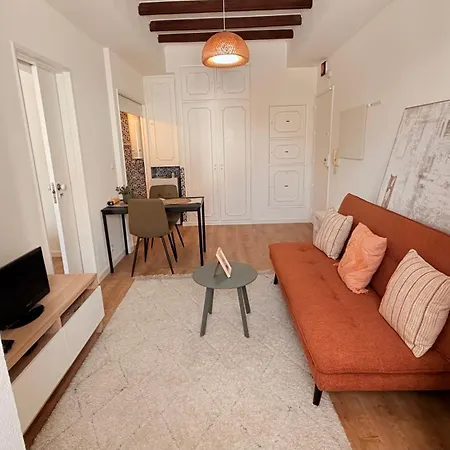One Bedroom In Historic Center Of Cascais, Walking Distance To The 卡斯凯什