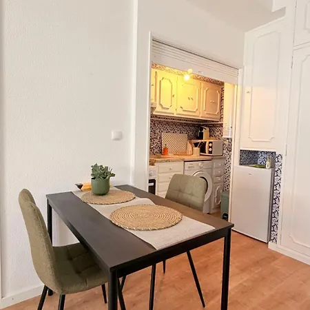 One Bedroom In Historic Center Of Cascais, Walking Distance To The *