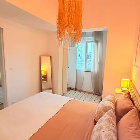 Apartment One Bedroom In Historic Center Of Cascais, Walking Distance To The *