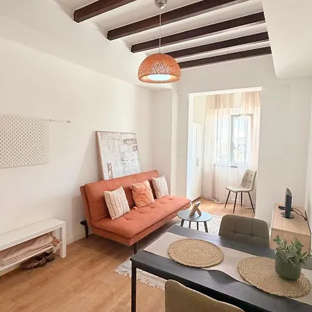 One Bedroom In Historic Center Of Cascais, Walking Distance To The Apartment Cascais
