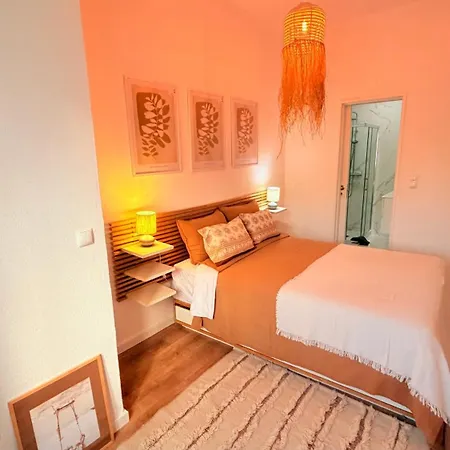 One Bedroom In Historic Center Of Cascais, Walking Distance To The *